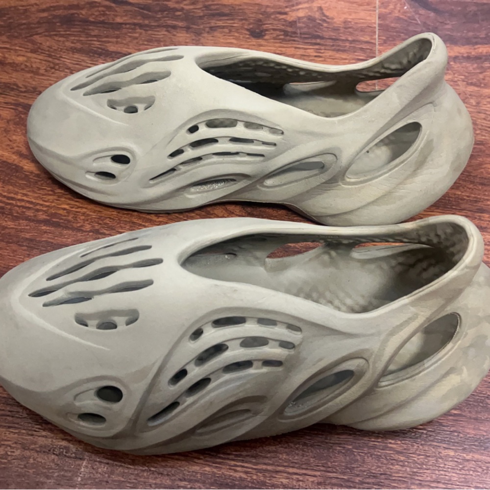 Yeezy Foamrunner Stone Taupe